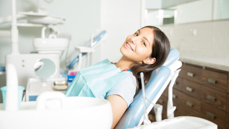 operacyjne prostowanie zębów zamiast aparatu ortodontycznego