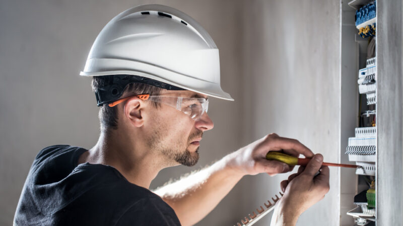 Kursy SEP – co warto wiedzieć przed zapisaniem się na szkolenie