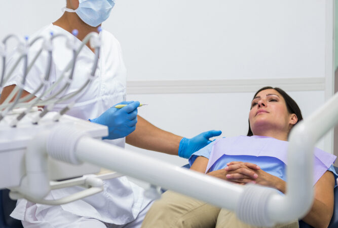 Wszczepianie implantów zębowych