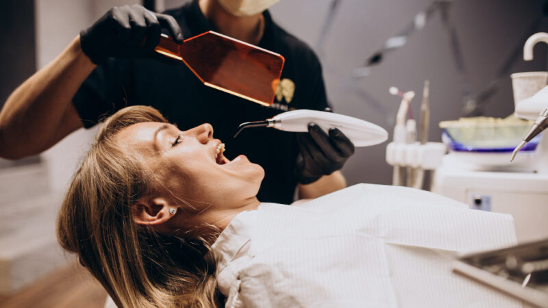 usuwanie zatrzymanych zębów powikłania