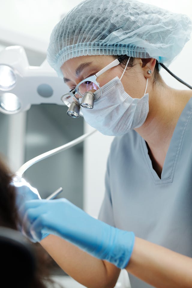 Biozgodne materiały w implantach zębowych – co warto wiedzieć?