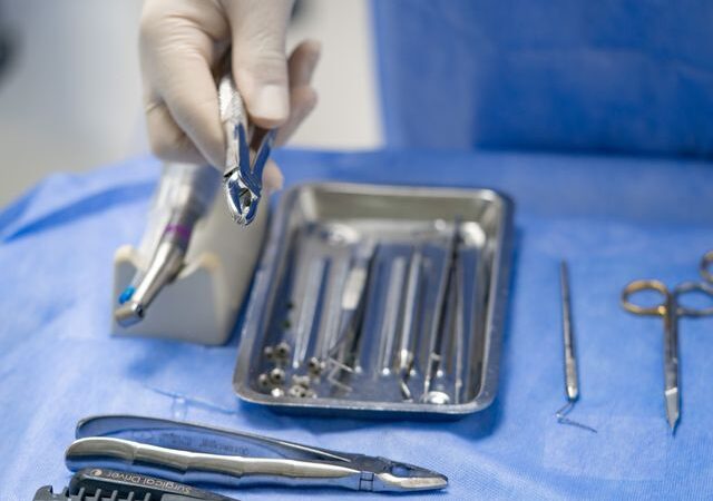 Ile czasu goi się implant zęba?